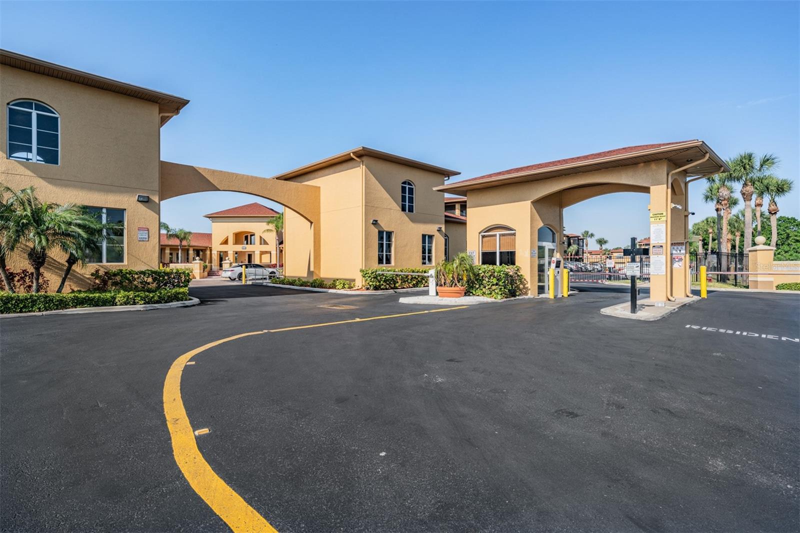 4307 BAYSIDE Vlg Dr #201 TAMPA, FL 33615