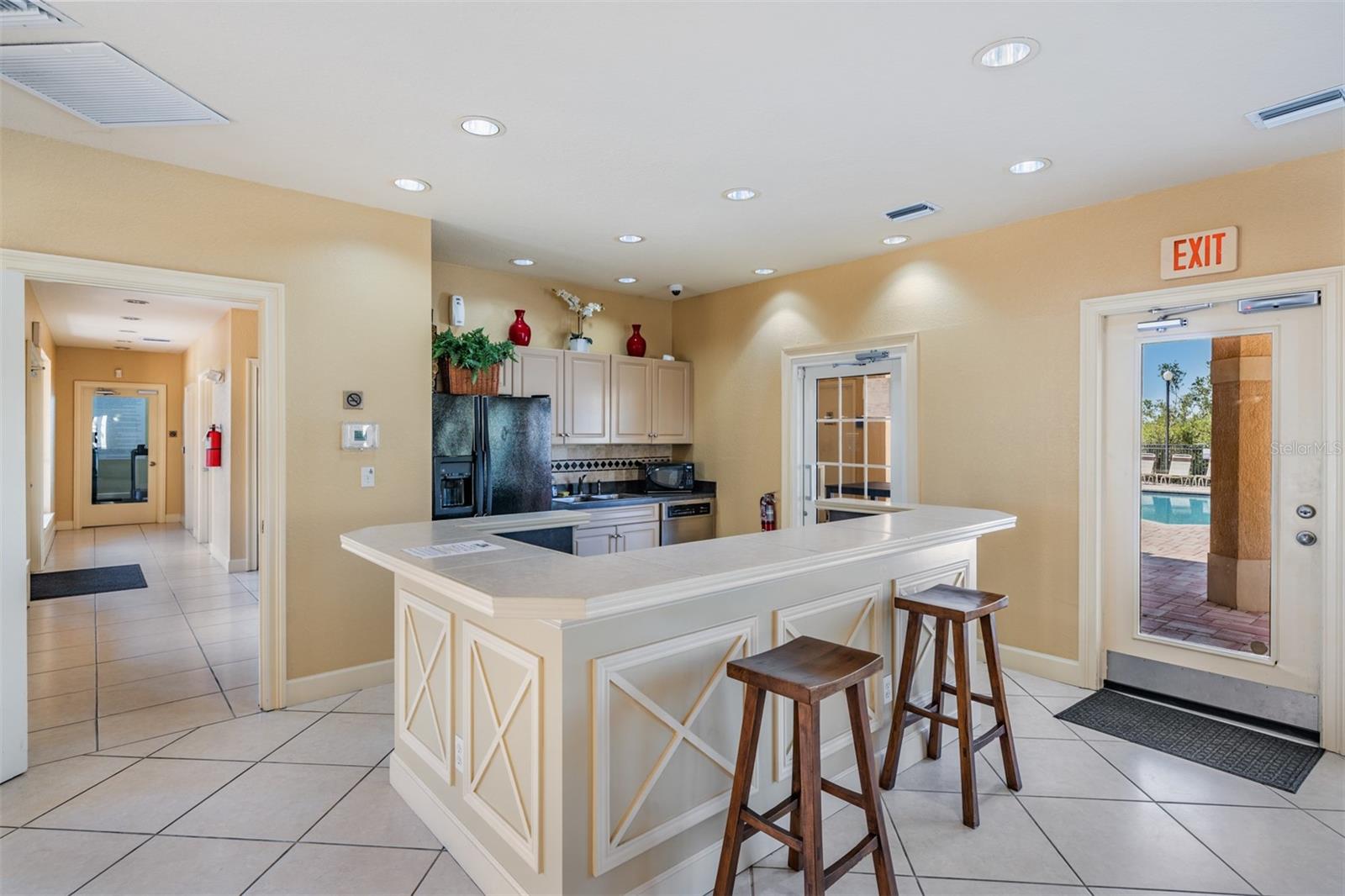 4307 BAYSIDE Vlg Dr #201 TAMPA, FL 33615