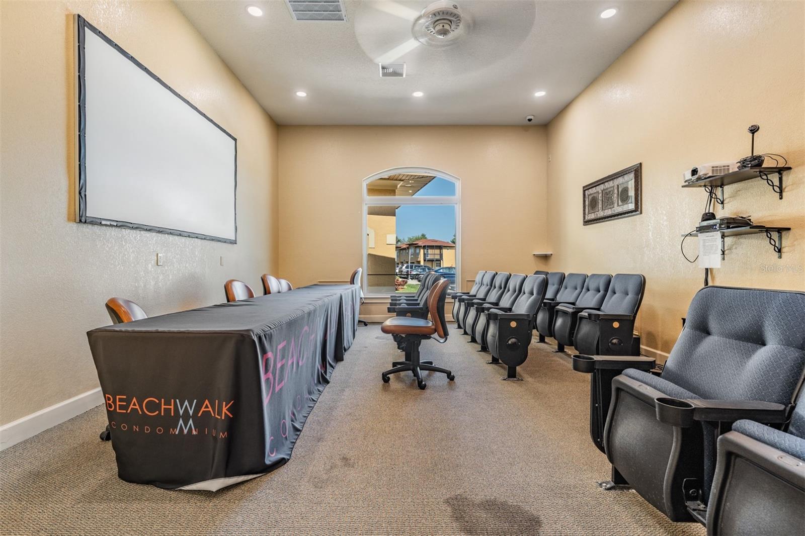 4307 BAYSIDE Vlg Dr #201 TAMPA, FL 33615