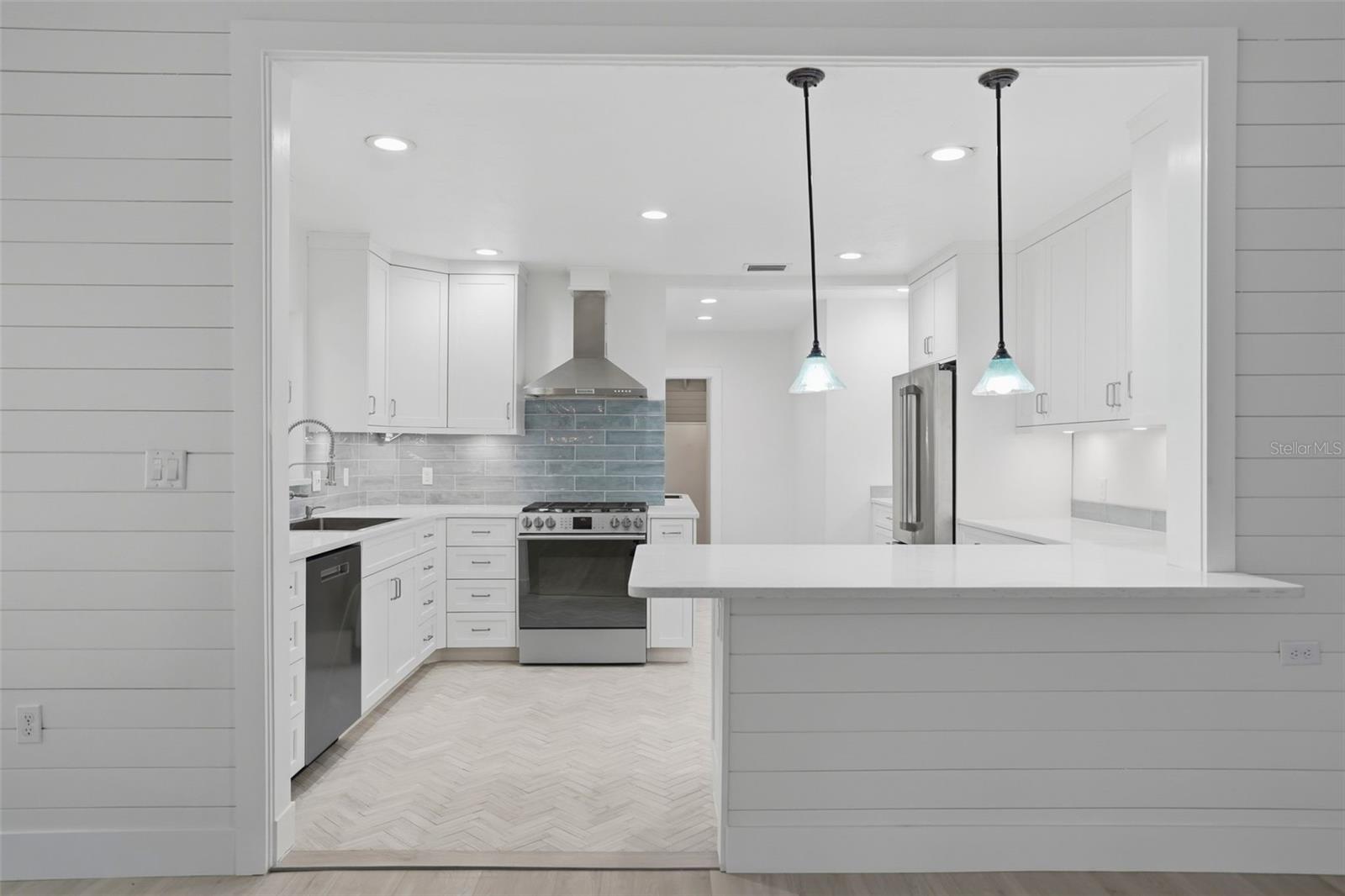 2906 PASS A GRILLE Way ST PETE BEACH, FL 33706