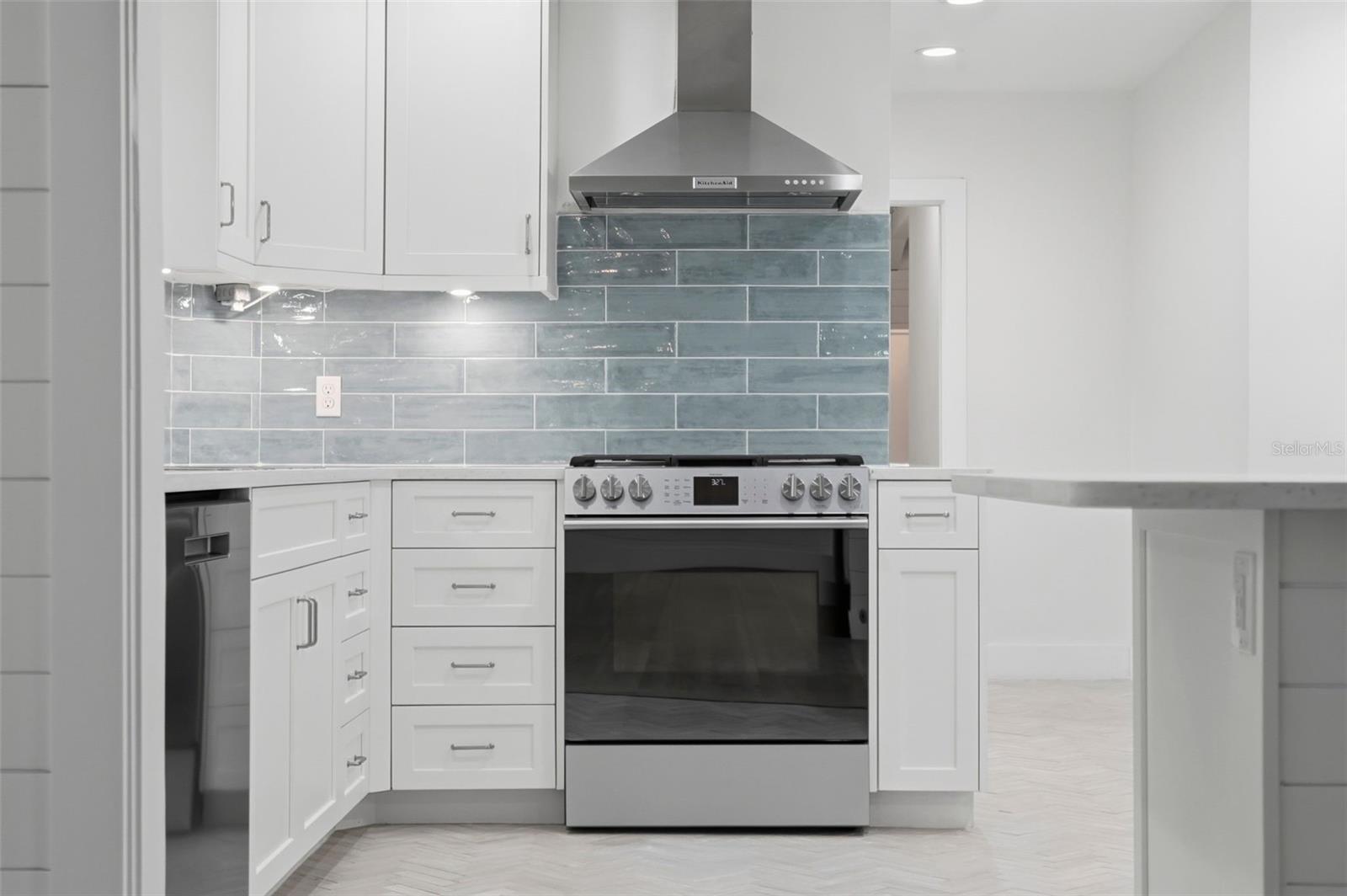 2906 PASS A GRILLE Way ST PETE BEACH, FL 33706