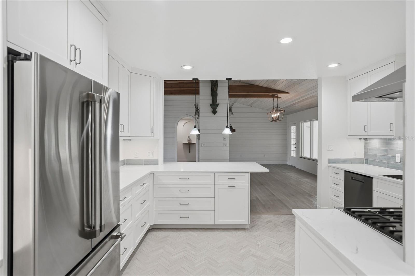 2906 PASS A GRILLE Way ST PETE BEACH, FL 33706