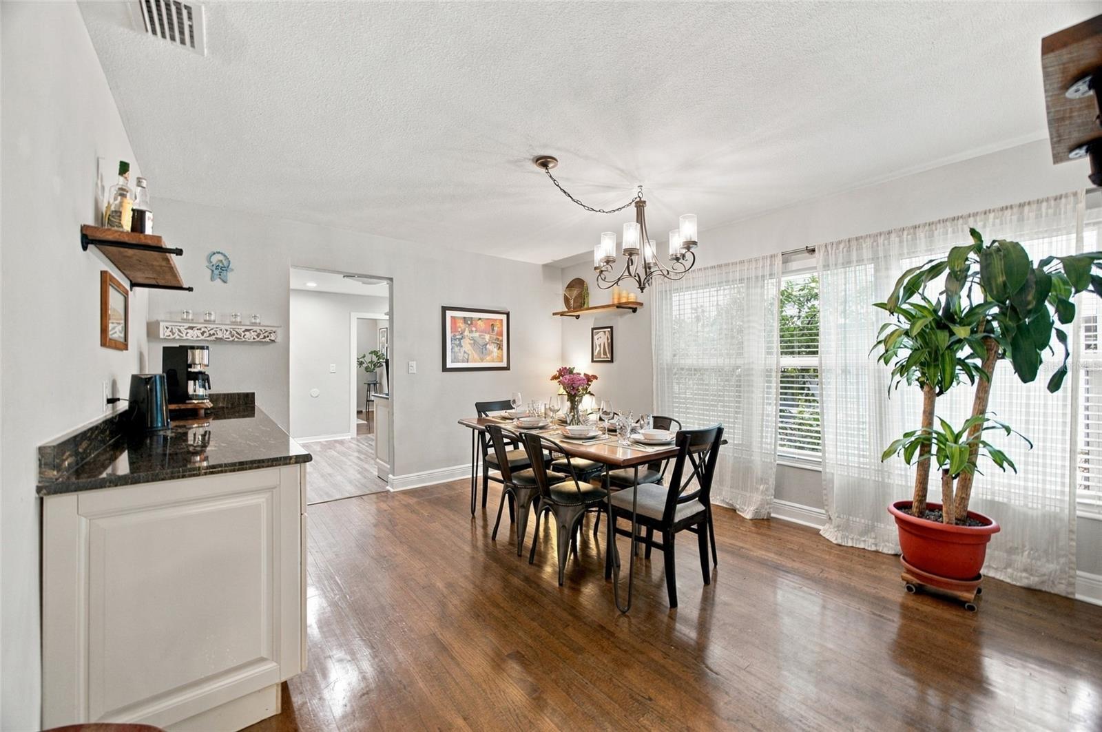 1926 BURLINGTON Ave ST PETERSBURG, FL 33713