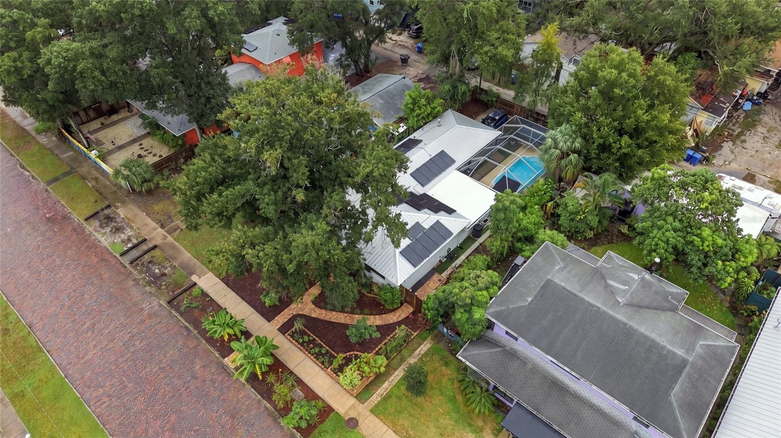 1926 BURLINGTON Ave ST PETERSBURG, FL 33713