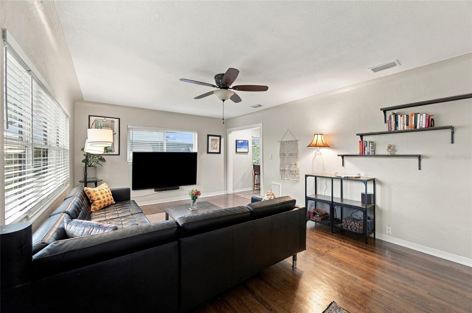 1926 BURLINGTON Ave ST PETERSBURG, FL 33713