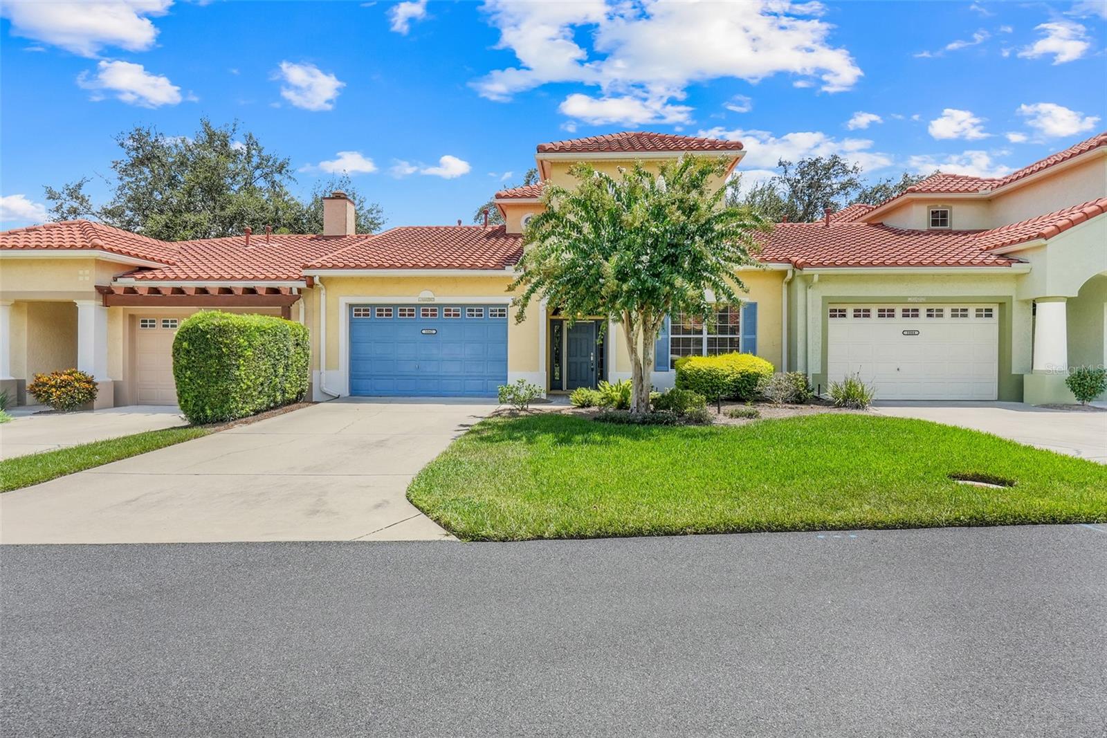 1042 AVENIDA SONOMA