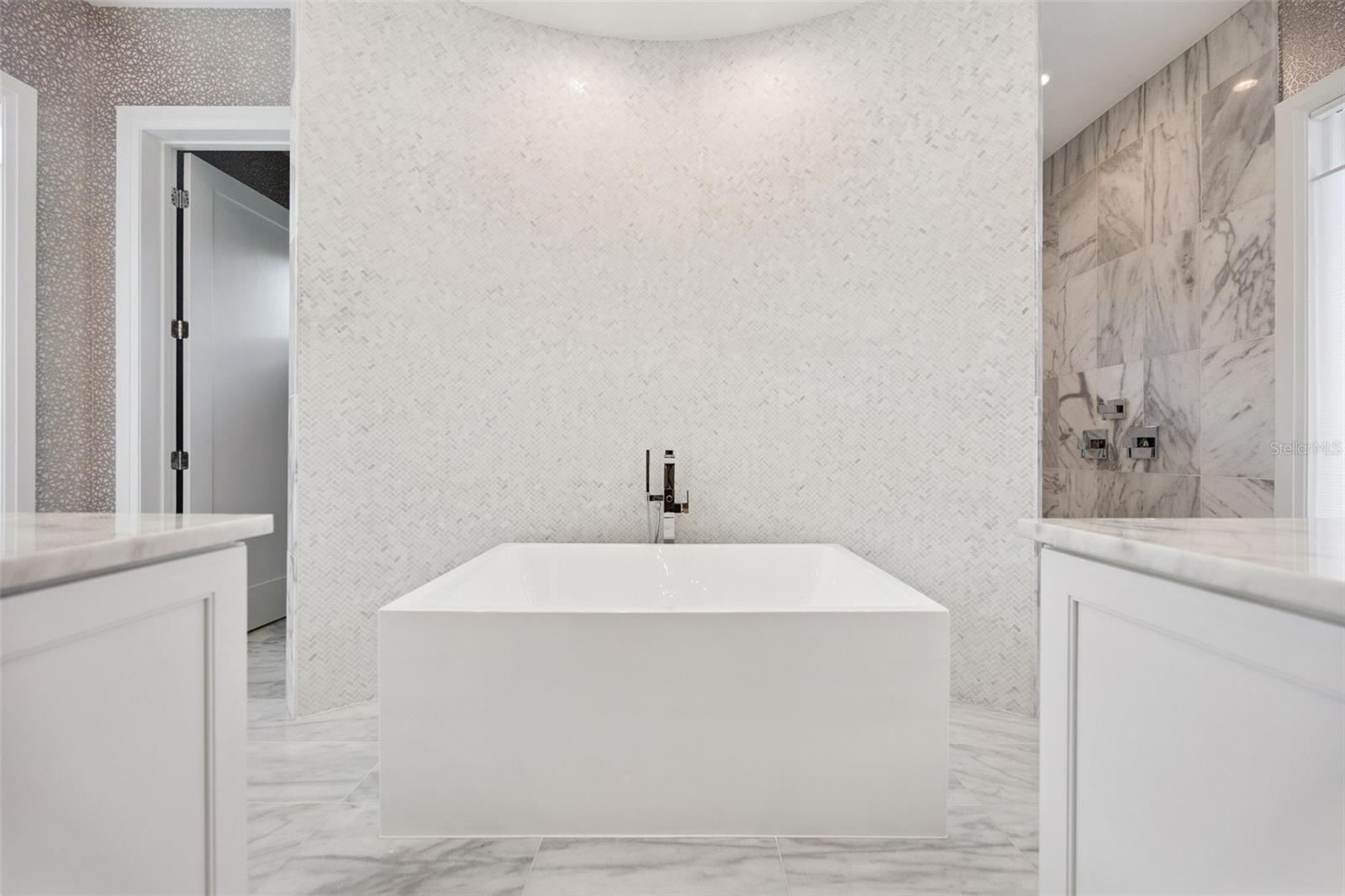 1414 N WESTMORELAND Dr ORLANDO, FL 32804