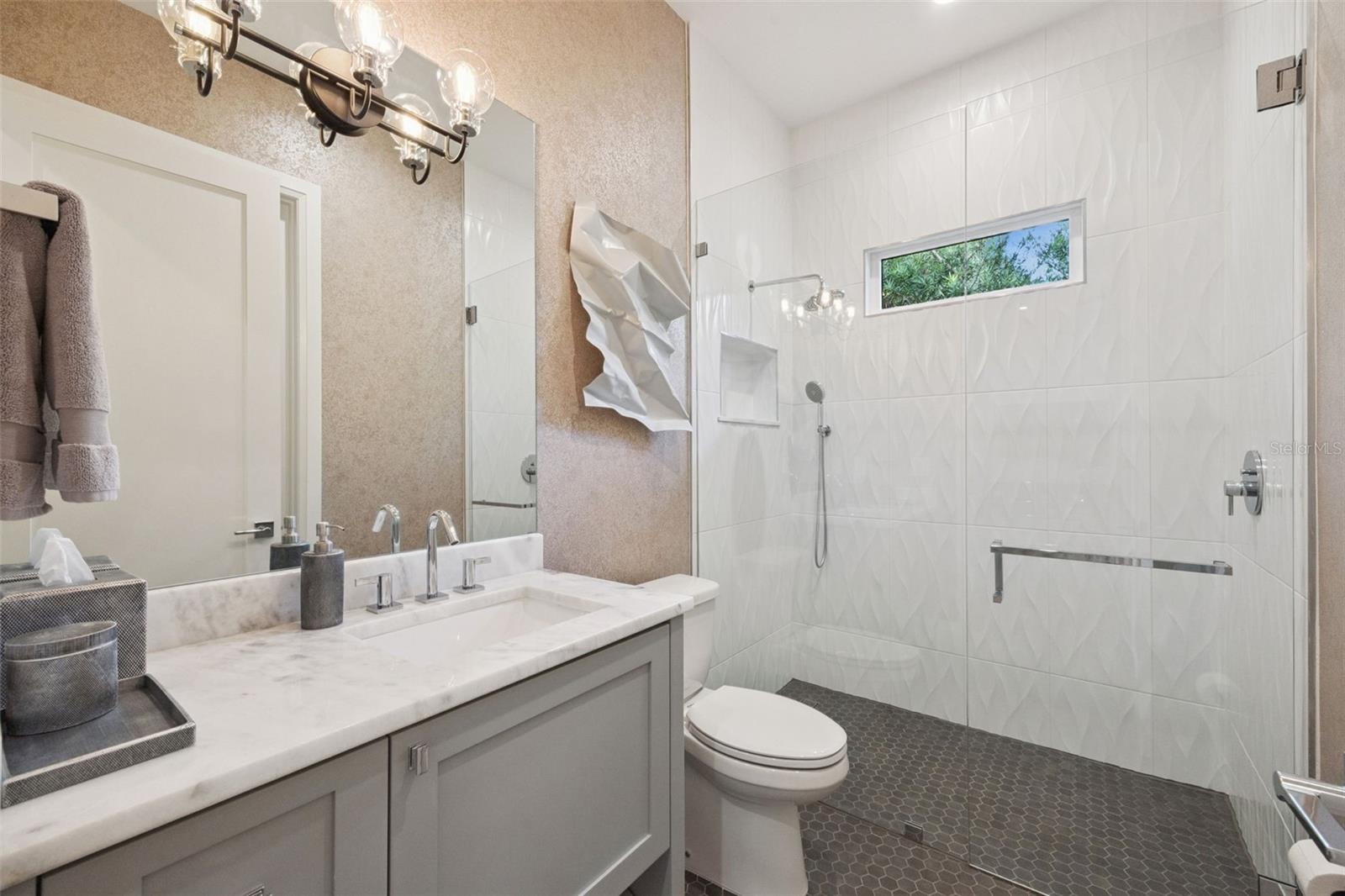 1414 N WESTMORELAND Dr ORLANDO, FL 32804