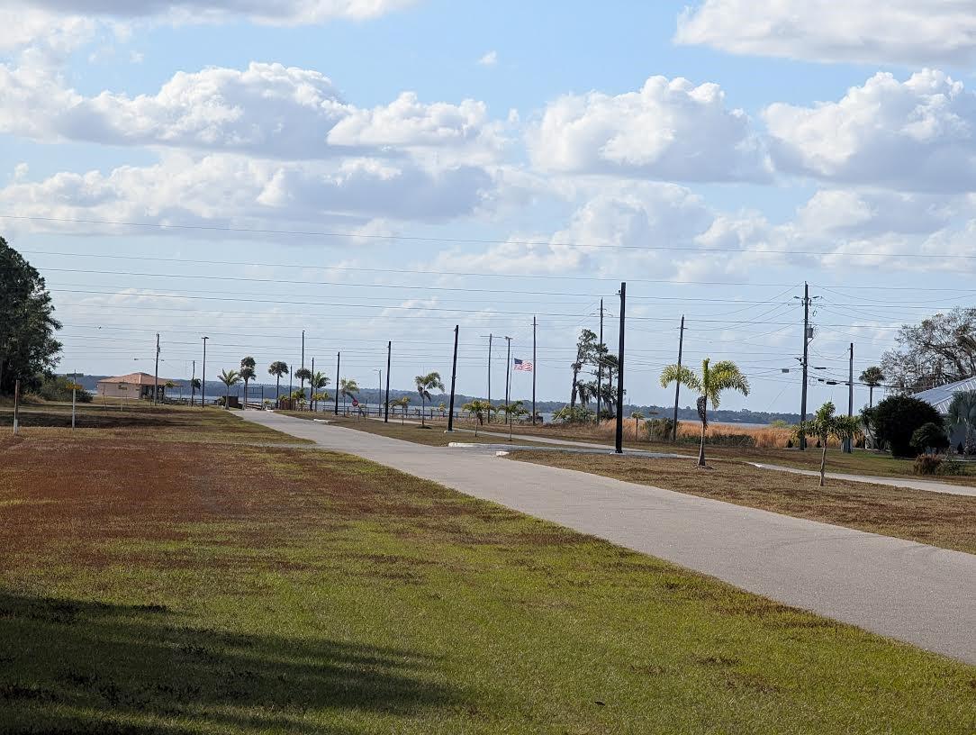 5 LANTANA Dr INDIAN LAKE ESTATES, FL 33855