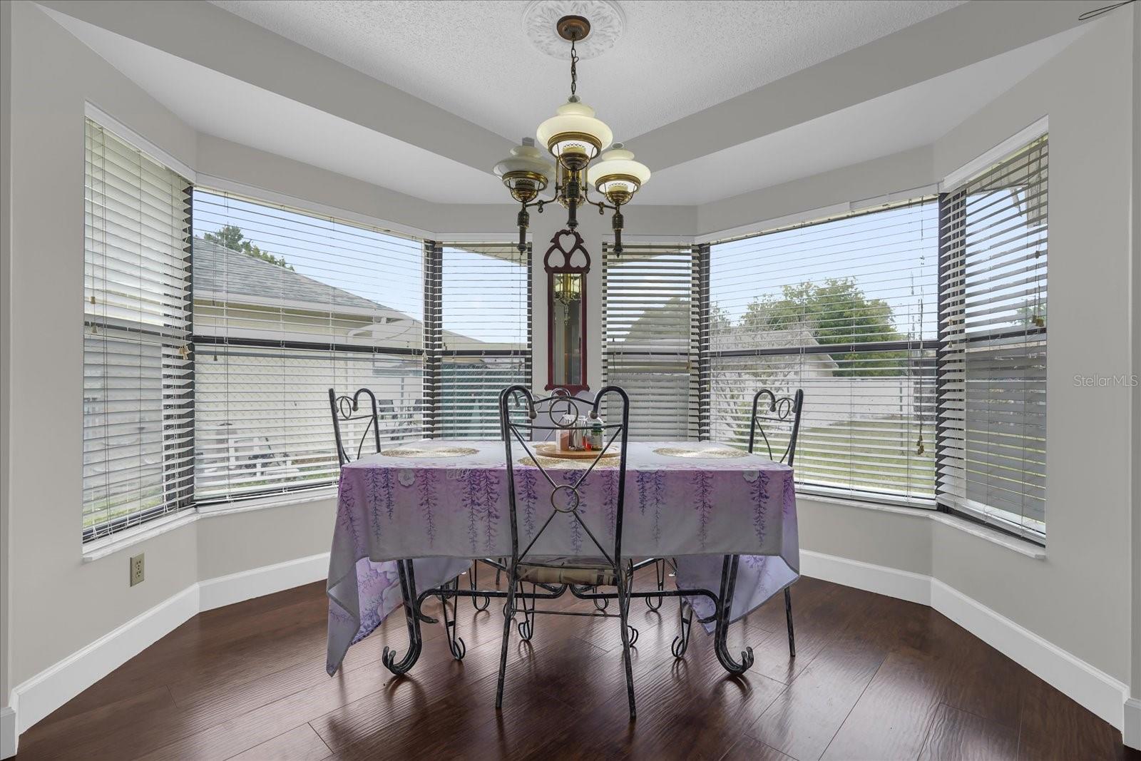 615 MCKINLEY Ct KISSIMMEE, FL 34758