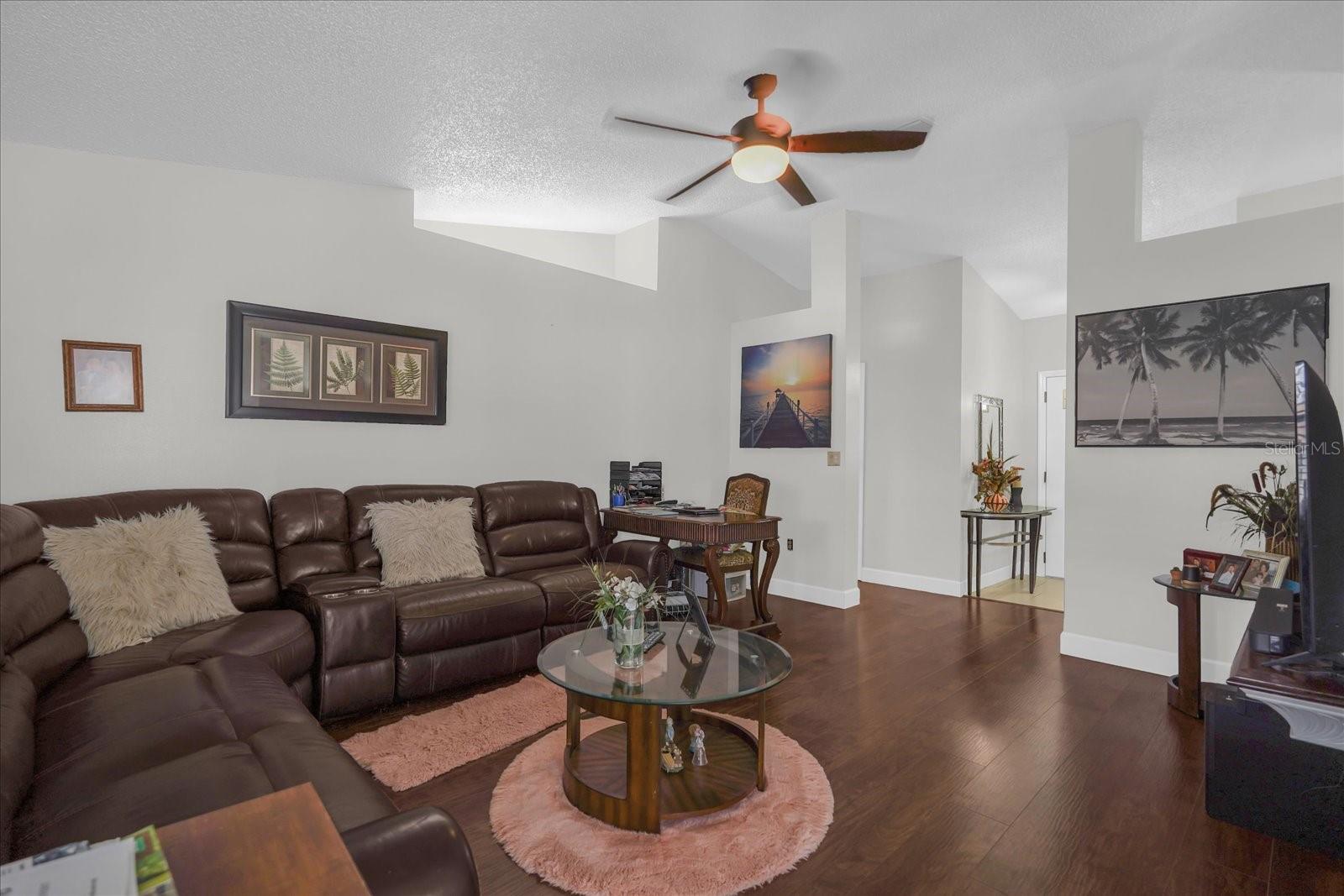 615 MCKINLEY Ct KISSIMMEE, FL 34758