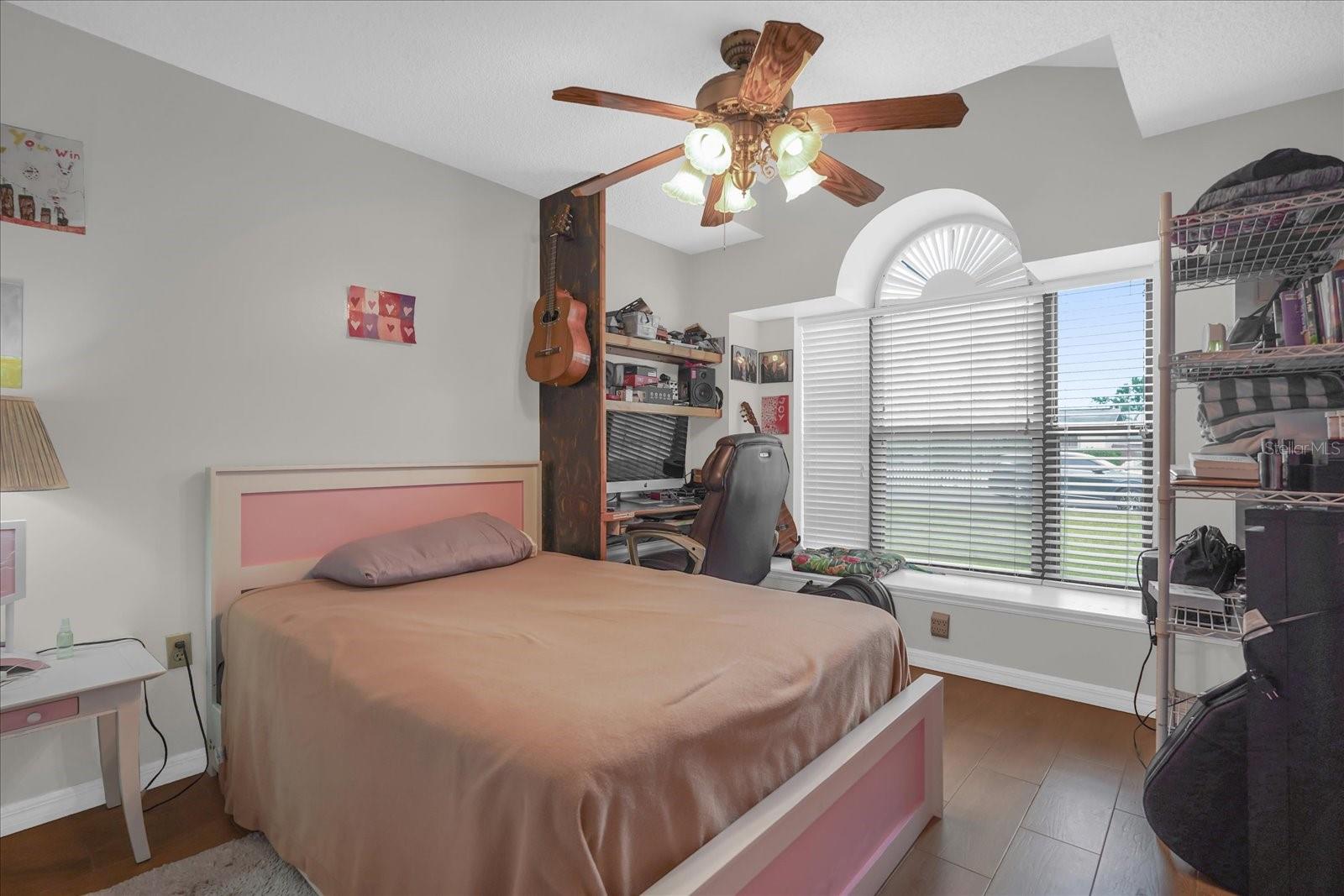 615 MCKINLEY Ct KISSIMMEE, FL 34758