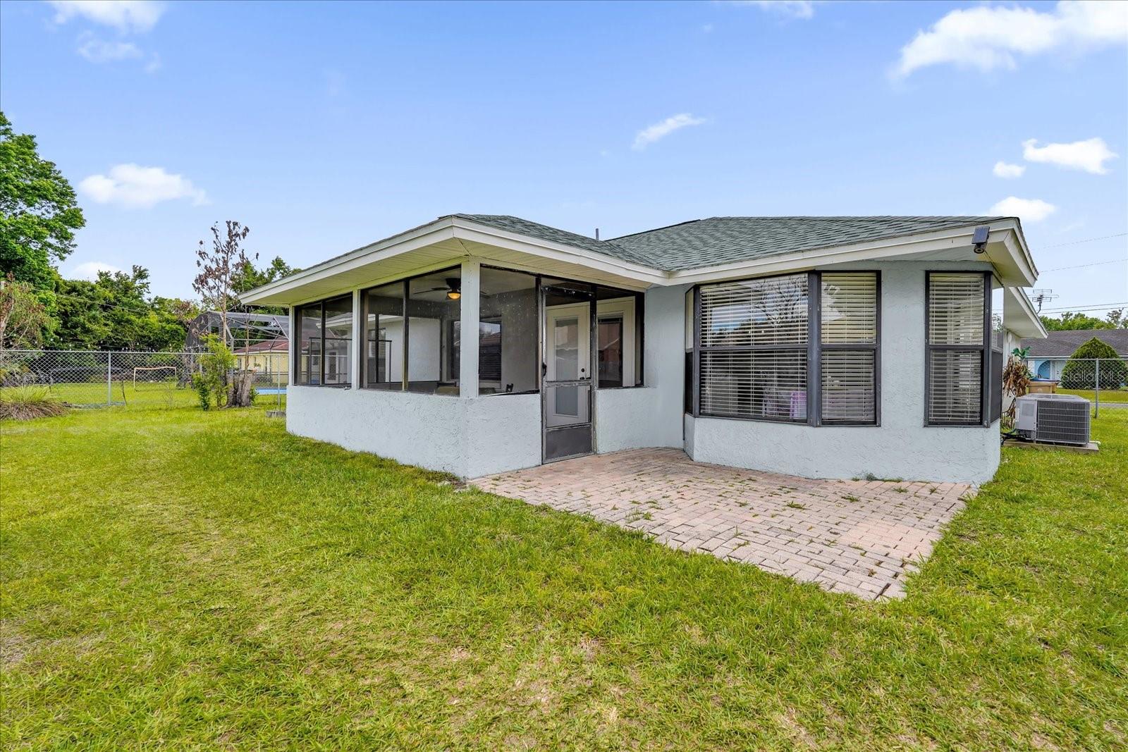 615 MCKINLEY Ct KISSIMMEE, FL 34758