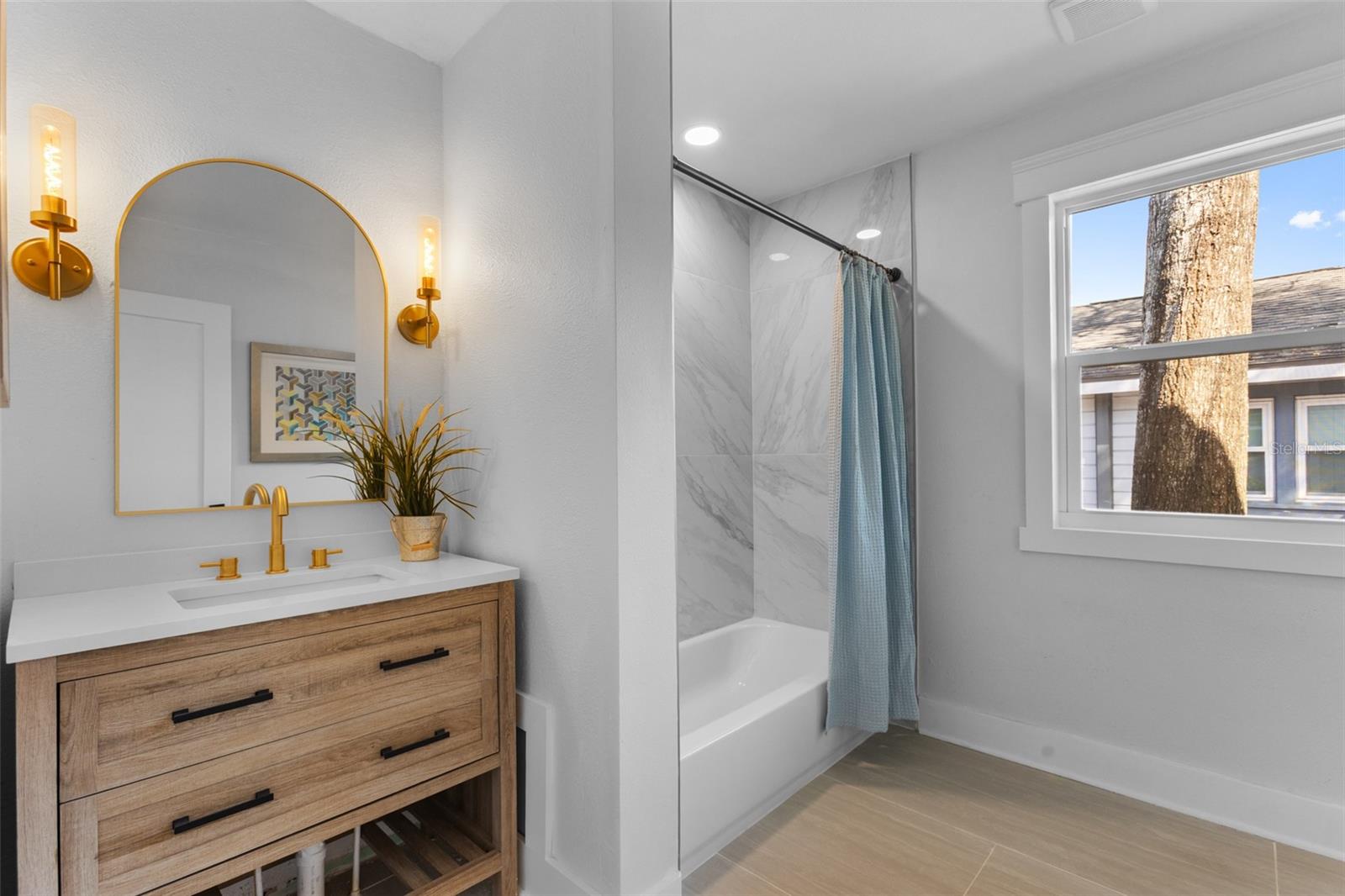 1020 15TH St ST PETERSBURG, FL 33705