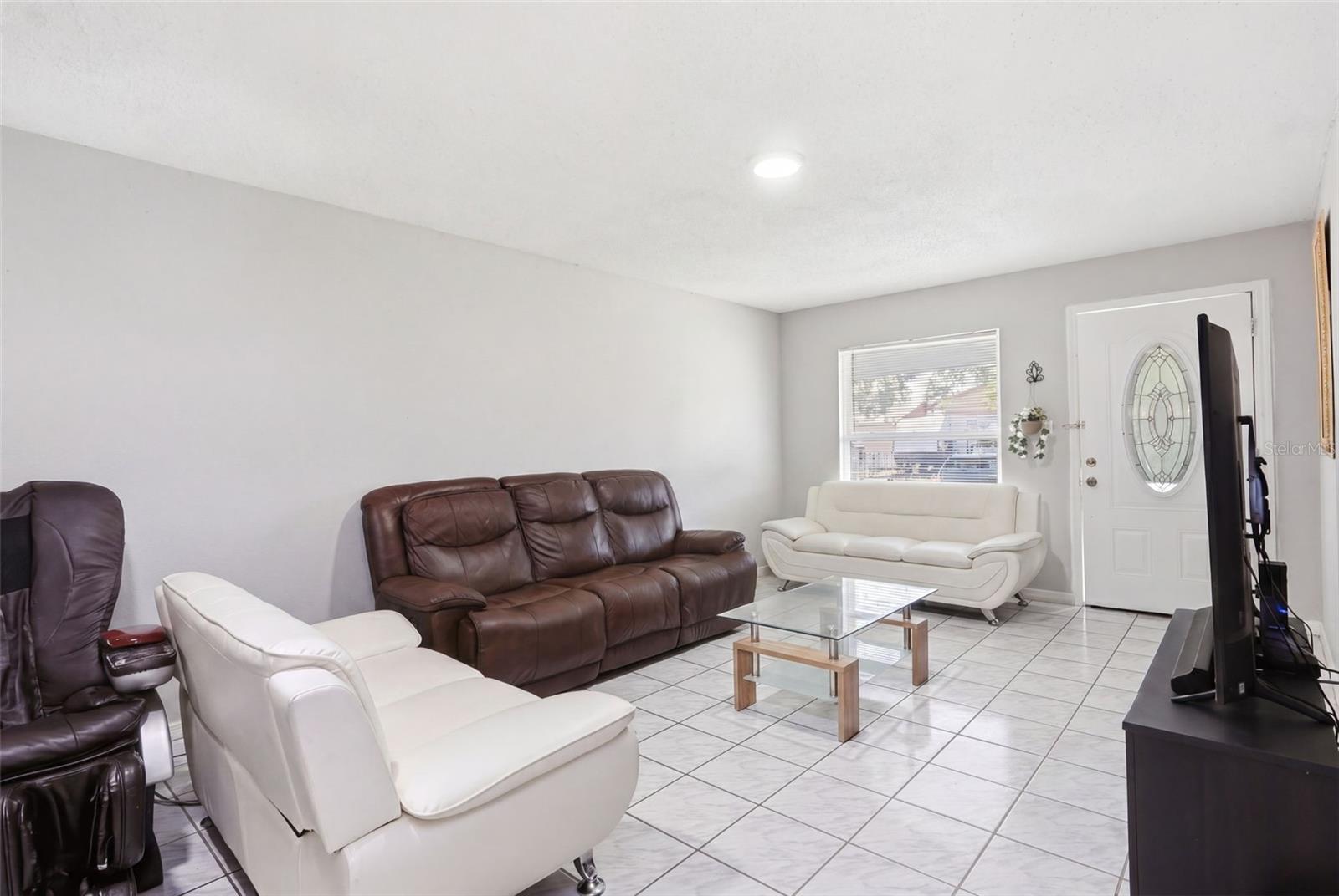 6 VIOLA St KISSIMMEE, FL 34741