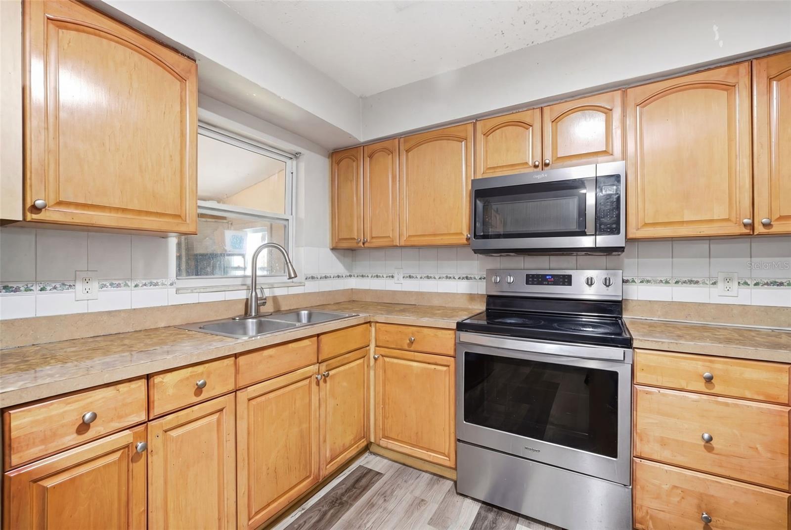 6 VIOLA St KISSIMMEE, FL 34741
