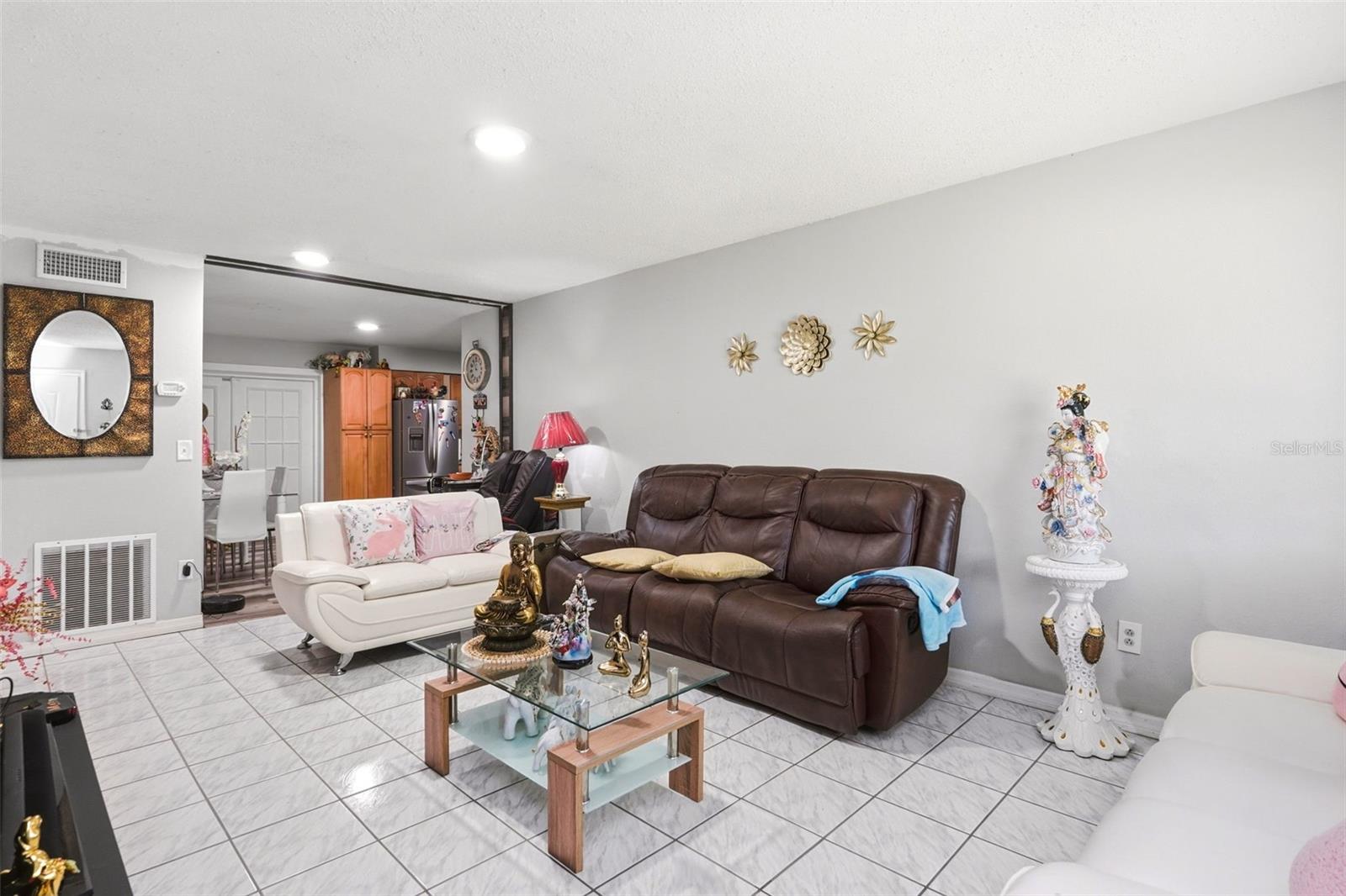 6 VIOLA St KISSIMMEE, FL 34741