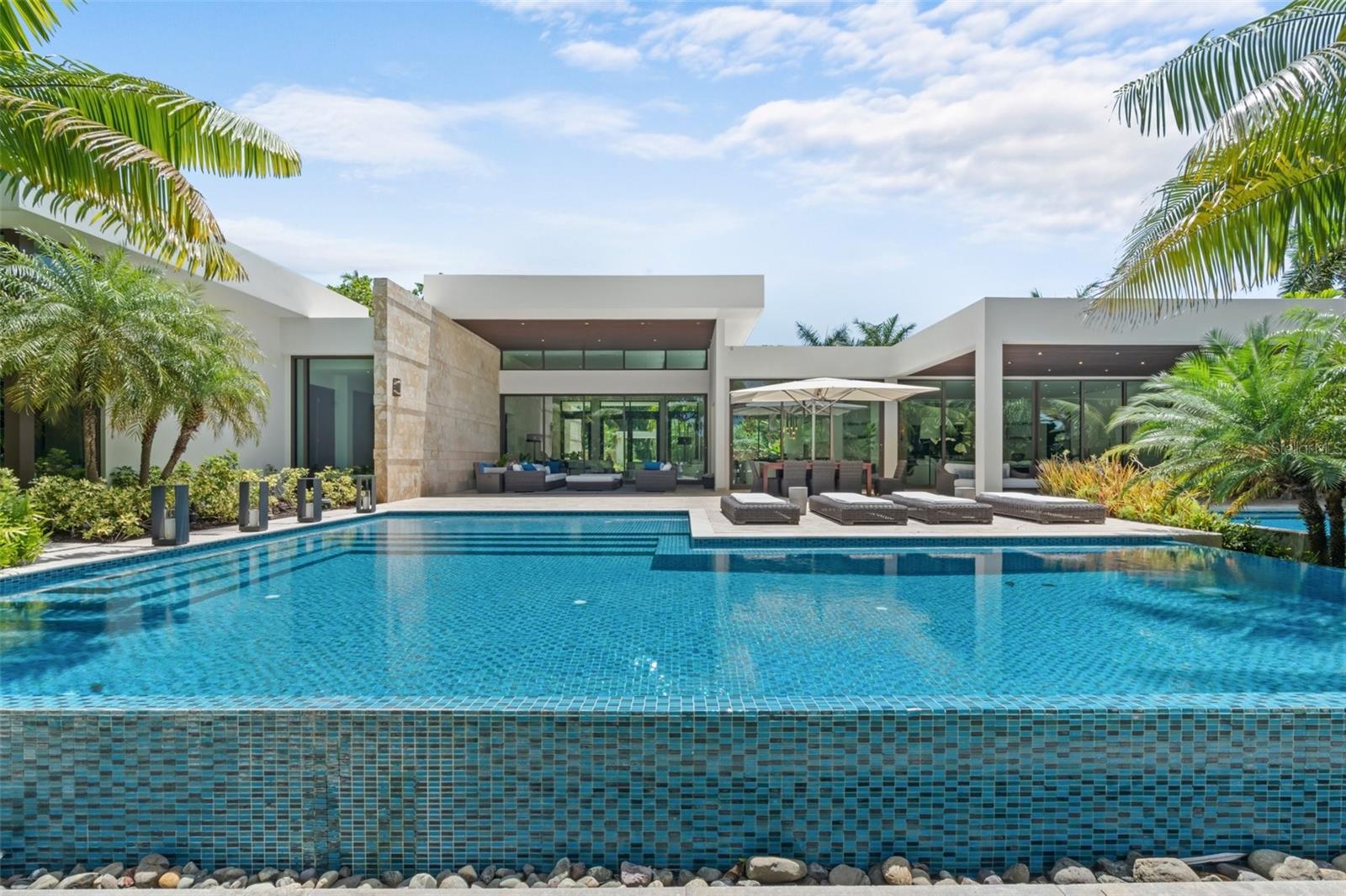 2200 DORADO Bch Dr #3 DORADO, PR 00646