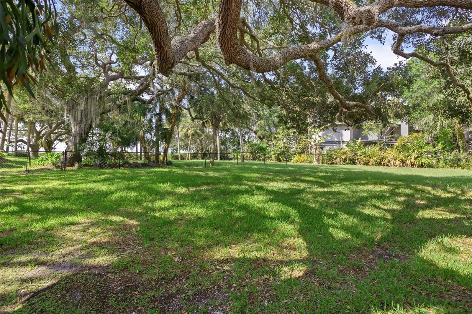 1130 FRIENDLY Way ST PETERSBURG, FL 33705