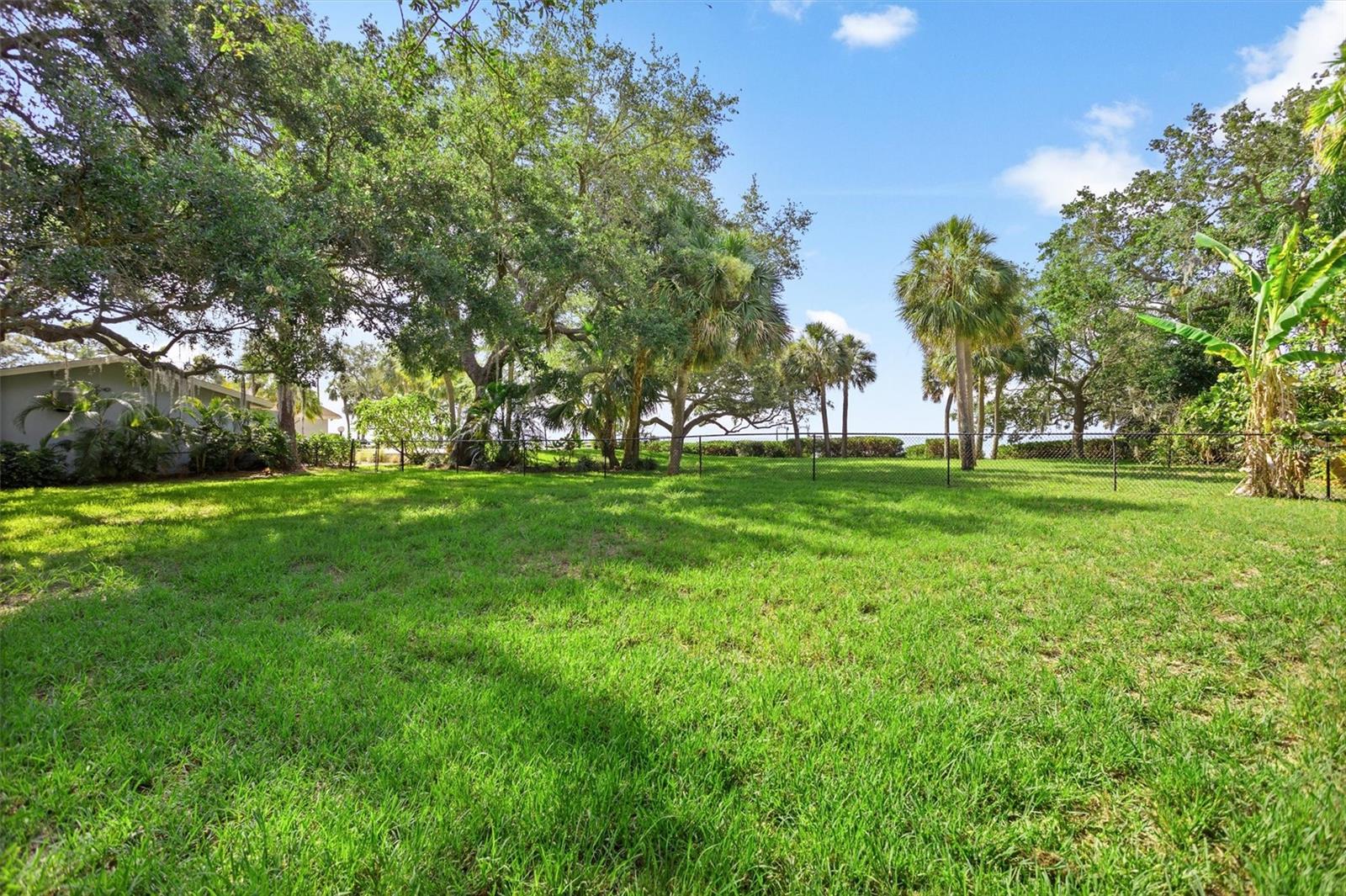 1130 FRIENDLY Way ST PETERSBURG, FL 33705