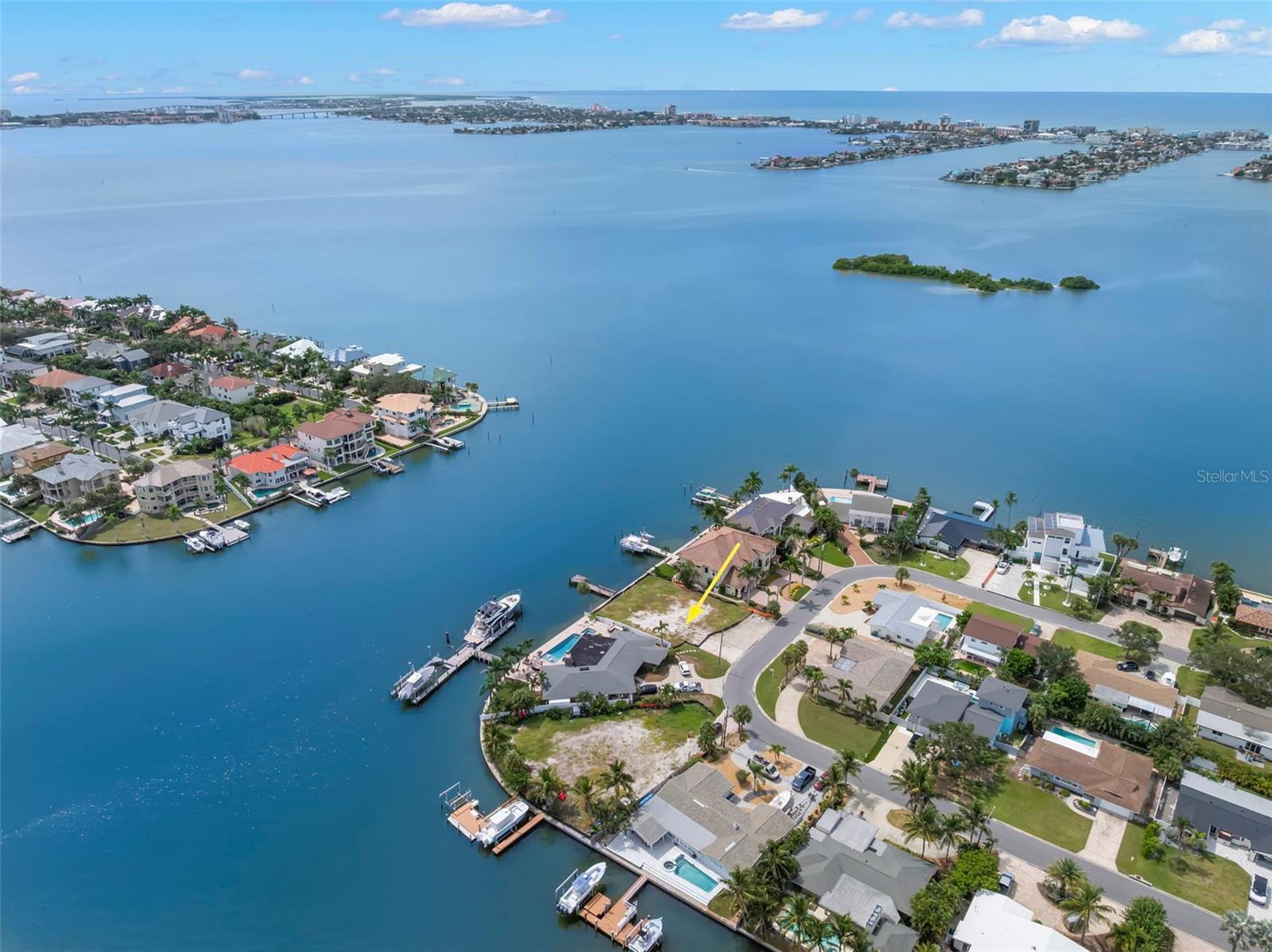 2000 DOLPHIN Blvd ST PETERSBURG, FL 33707