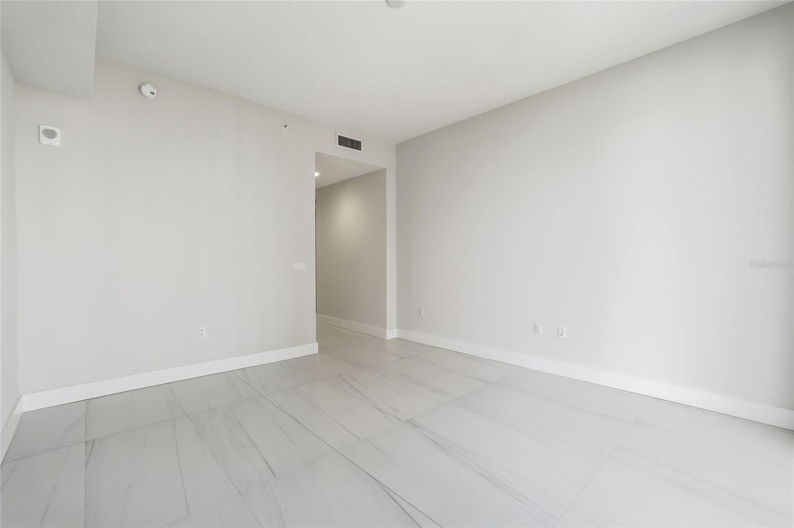 275 1ST Ave S #1804 ST PETERSBURG, FL 33701