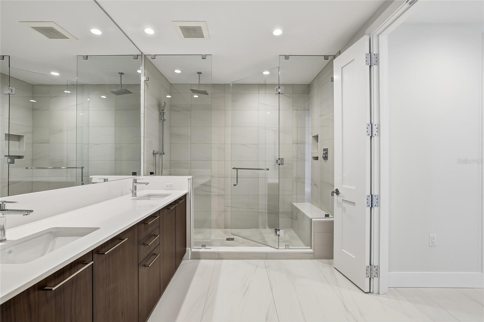 275 1ST Ave S #1804 ST PETERSBURG, FL 33701