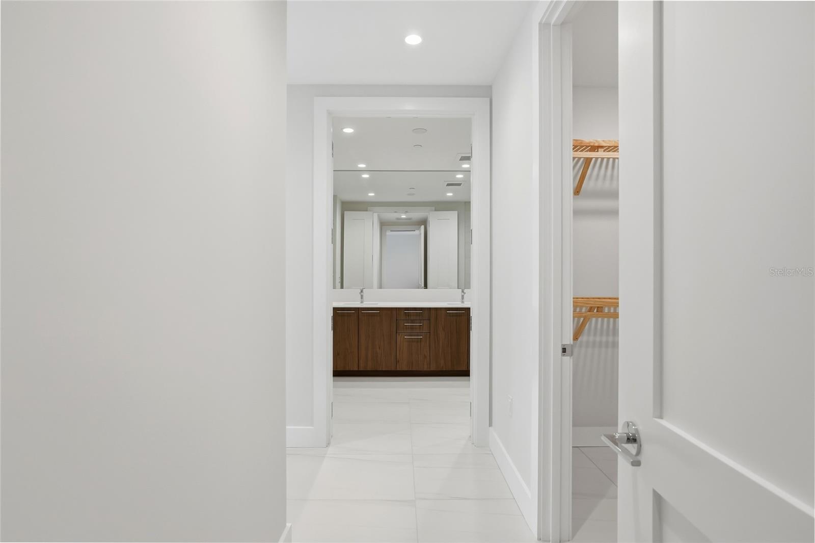 275 1ST Ave S #1804 ST PETERSBURG, FL 33701