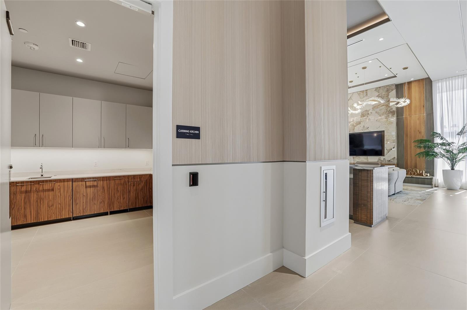 275 1ST Ave S #1804 ST PETERSBURG, FL 33701