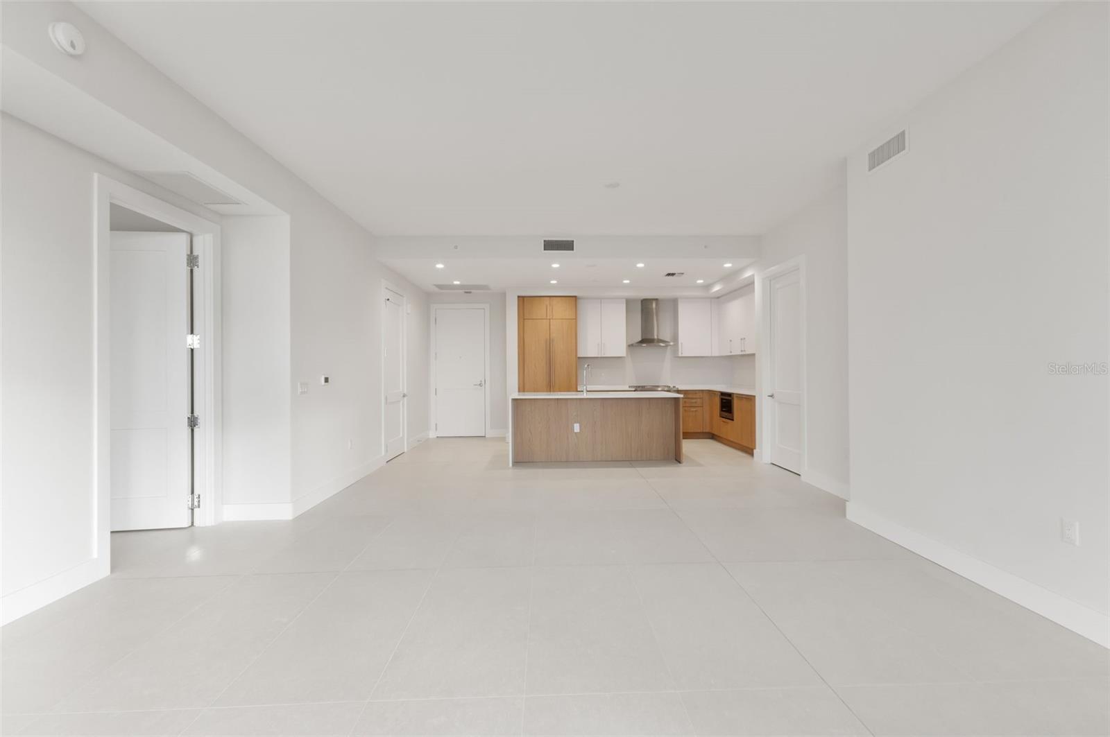 275 1ST Ave #1407 ST PETERSBURG, FL 33701