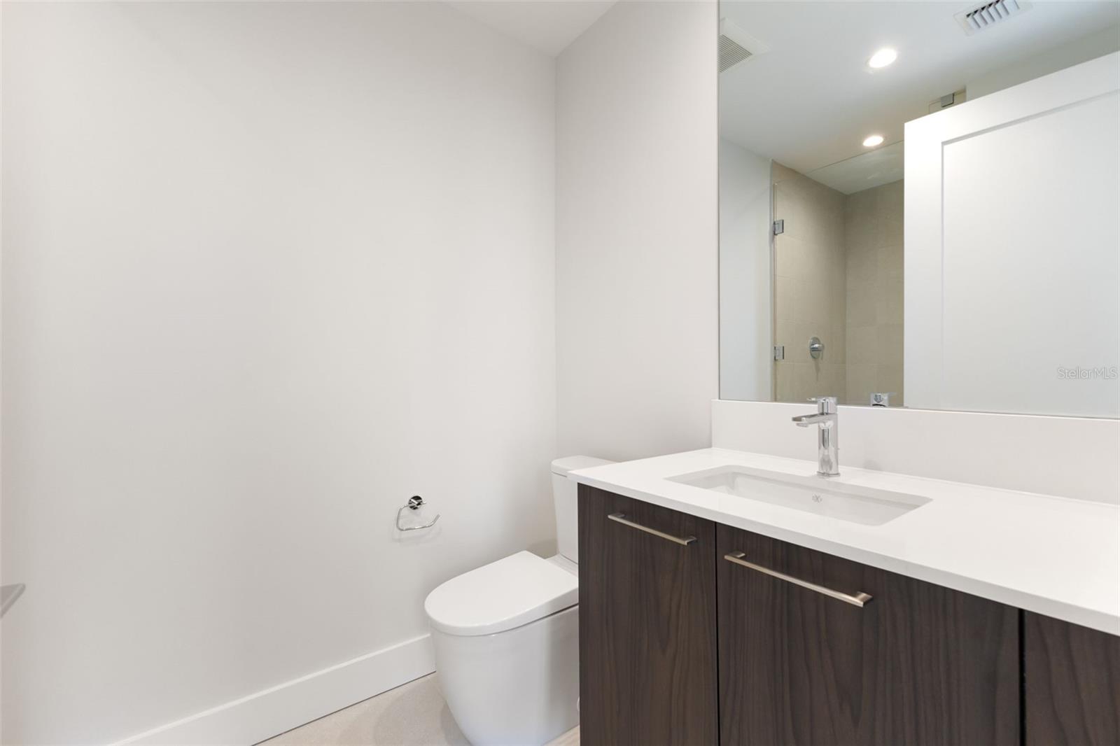 275 1ST Ave #1407 ST PETERSBURG, FL 33701