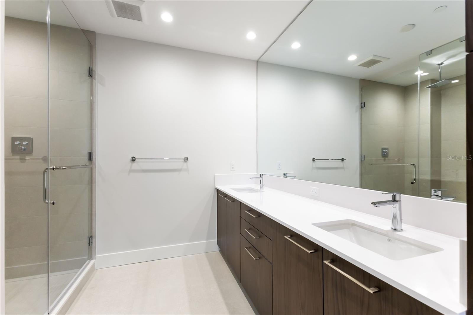 275 1ST Ave #1407 ST PETERSBURG, FL 33701