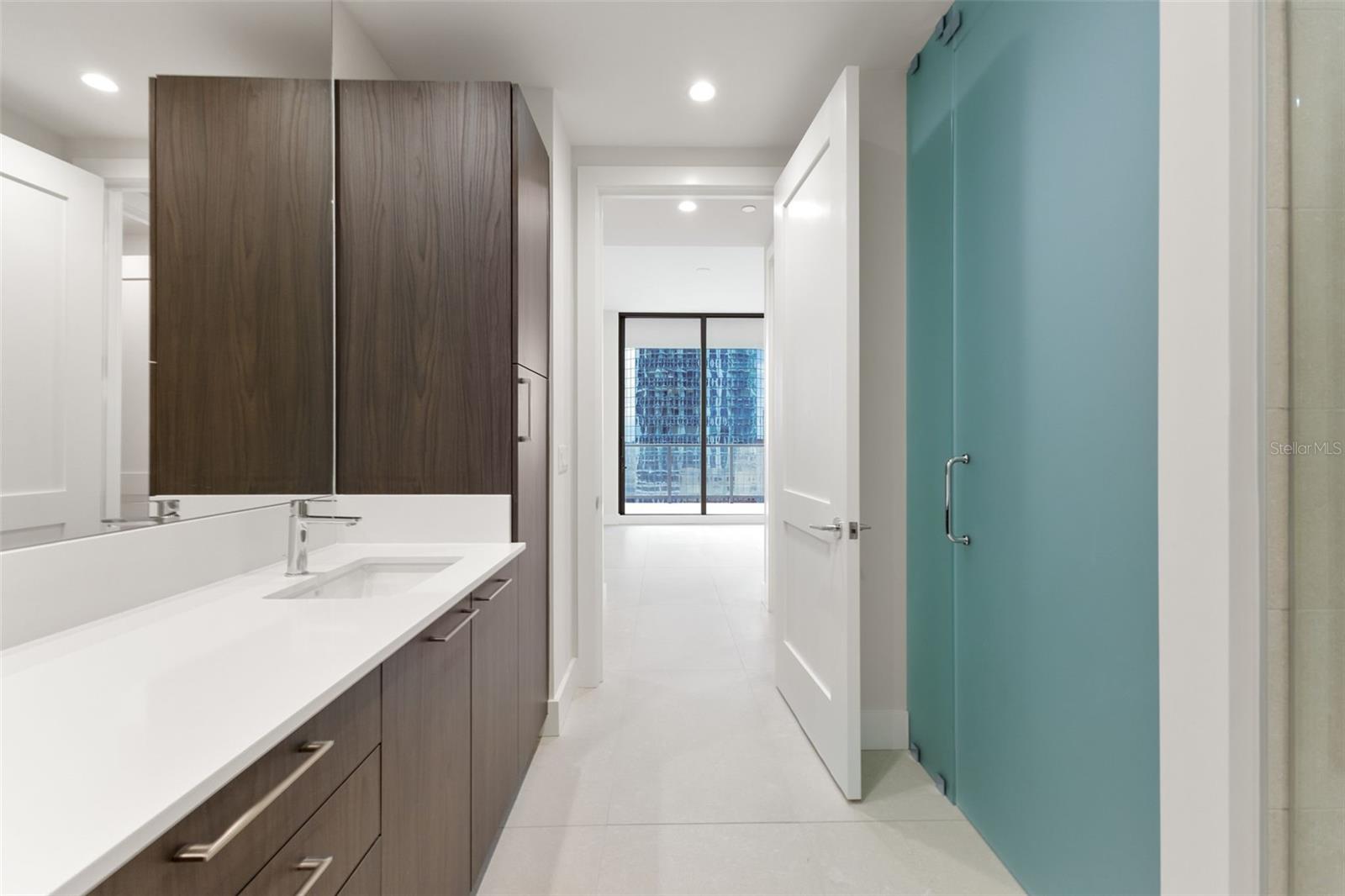 275 1ST Ave #1407 ST PETERSBURG, FL 33701