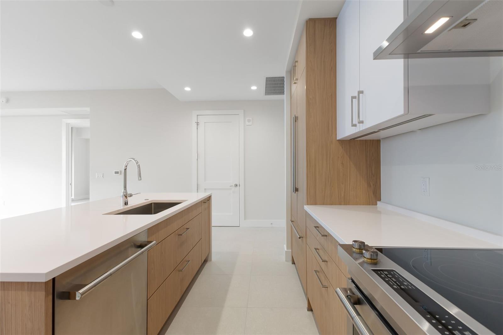 275 1ST Ave #1407 ST PETERSBURG, FL 33701