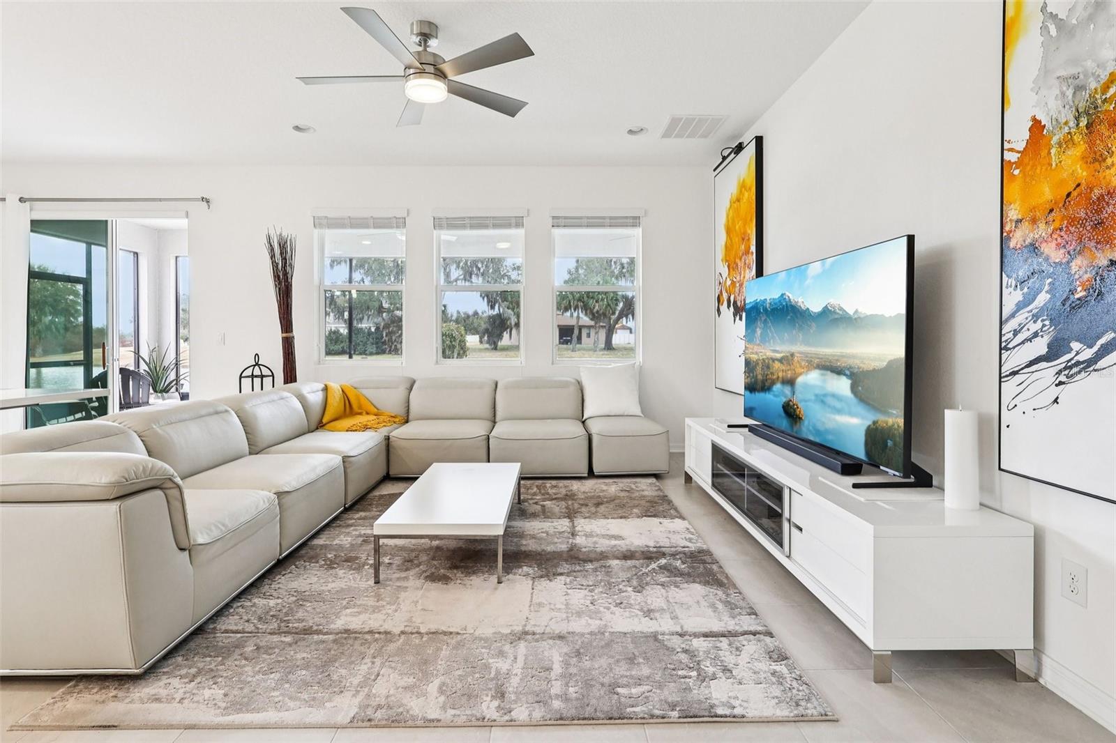 2700 CREEKMORE Ct KISSIMMEE, FL 34746