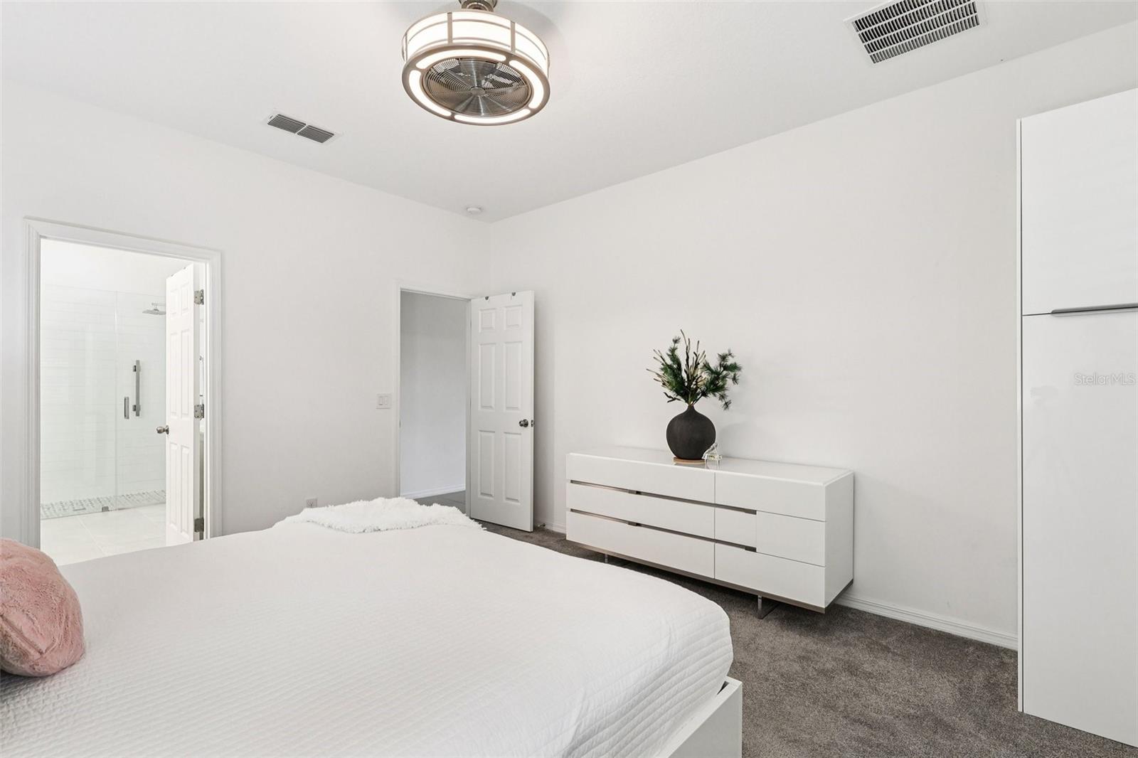 2700 CREEKMORE Ct KISSIMMEE, FL 34746