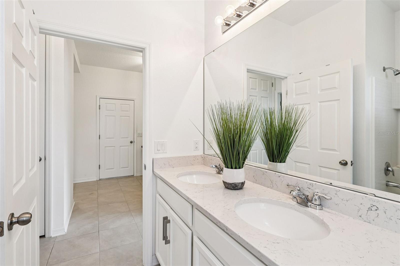 2700 CREEKMORE Ct KISSIMMEE, FL 34746