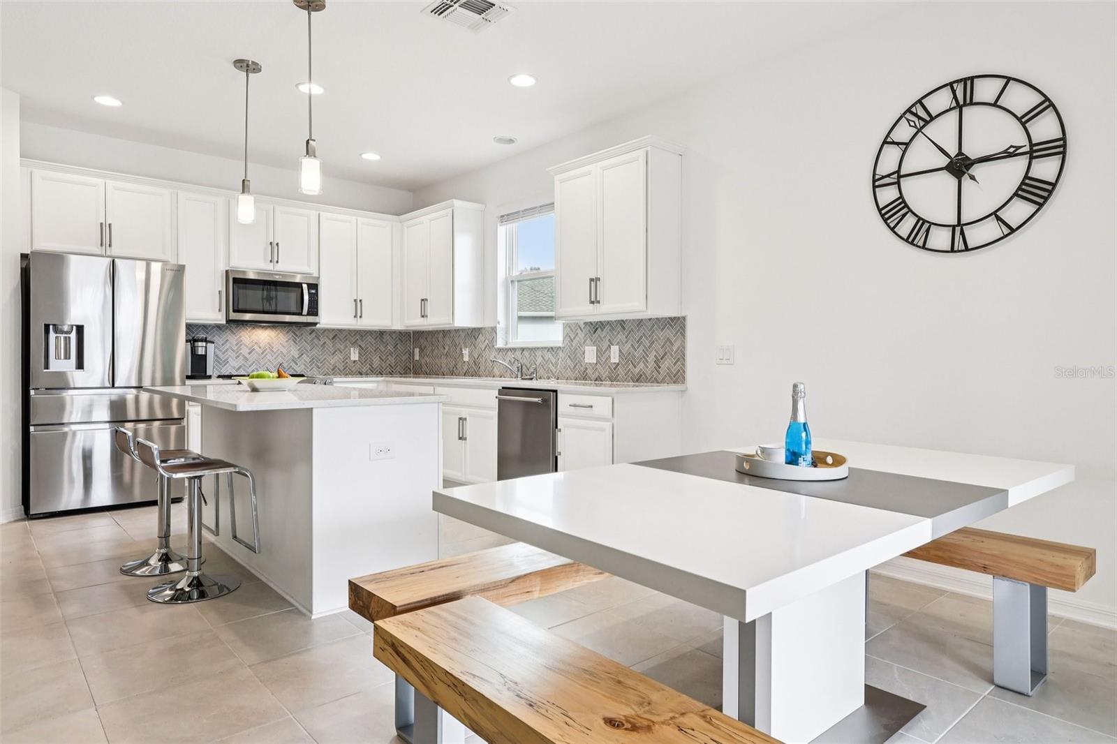 2700 CREEKMORE Ct KISSIMMEE, FL 34746