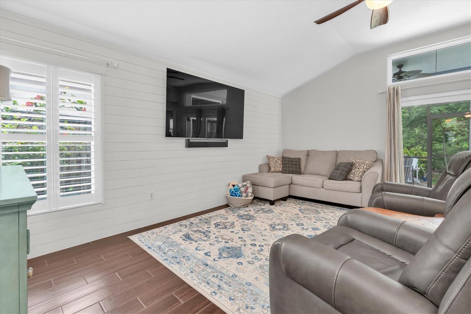 10232 WOODFORD Brg St TAMPA, FL 33626