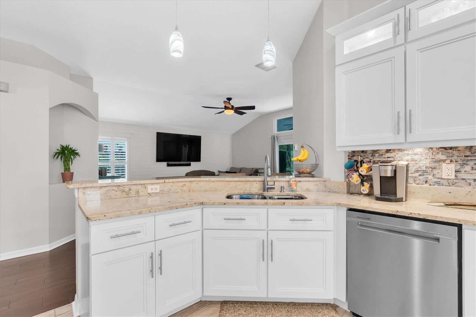10232 WOODFORD Brg St TAMPA, FL 33626