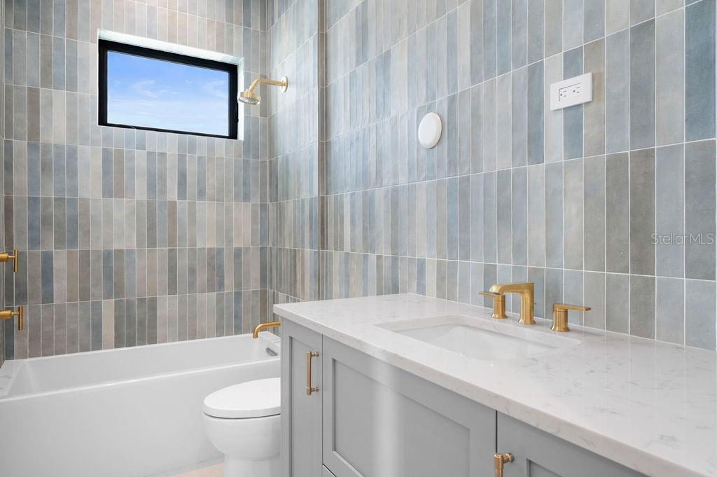 3621 SAN REMO Ter SARASOTA, FL 34239