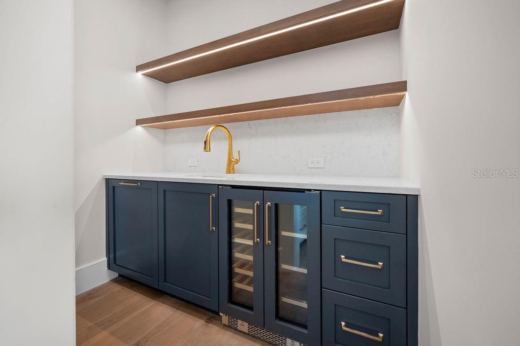 3621 SAN REMO Ter SARASOTA, FL 34239