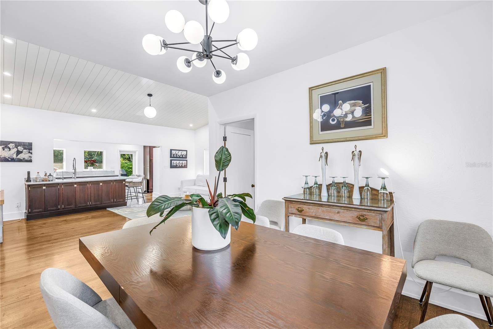 209 BANDERA Way ST PETERSBURG, FL 33704