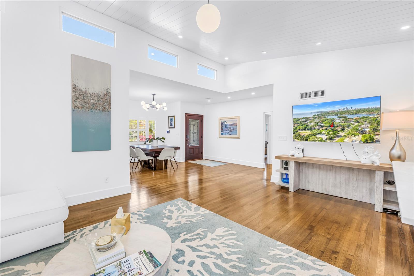 209 BANDERA Way ST PETERSBURG, FL 33704