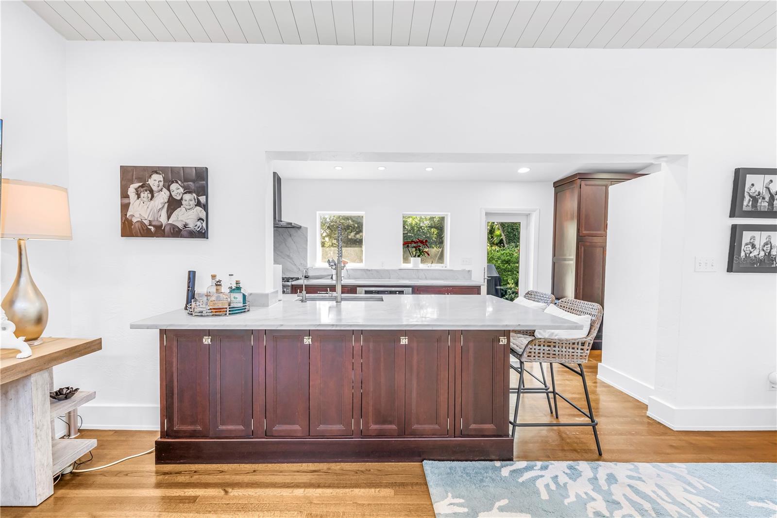 209 BANDERA Way ST PETERSBURG, FL 33704