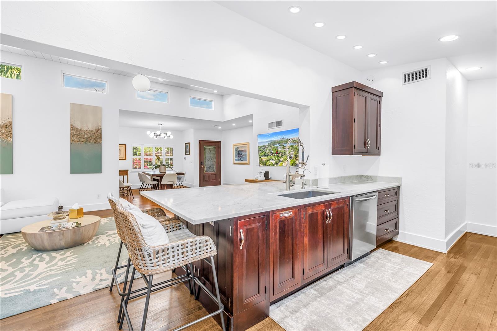 209 BANDERA Way ST PETERSBURG, FL 33704