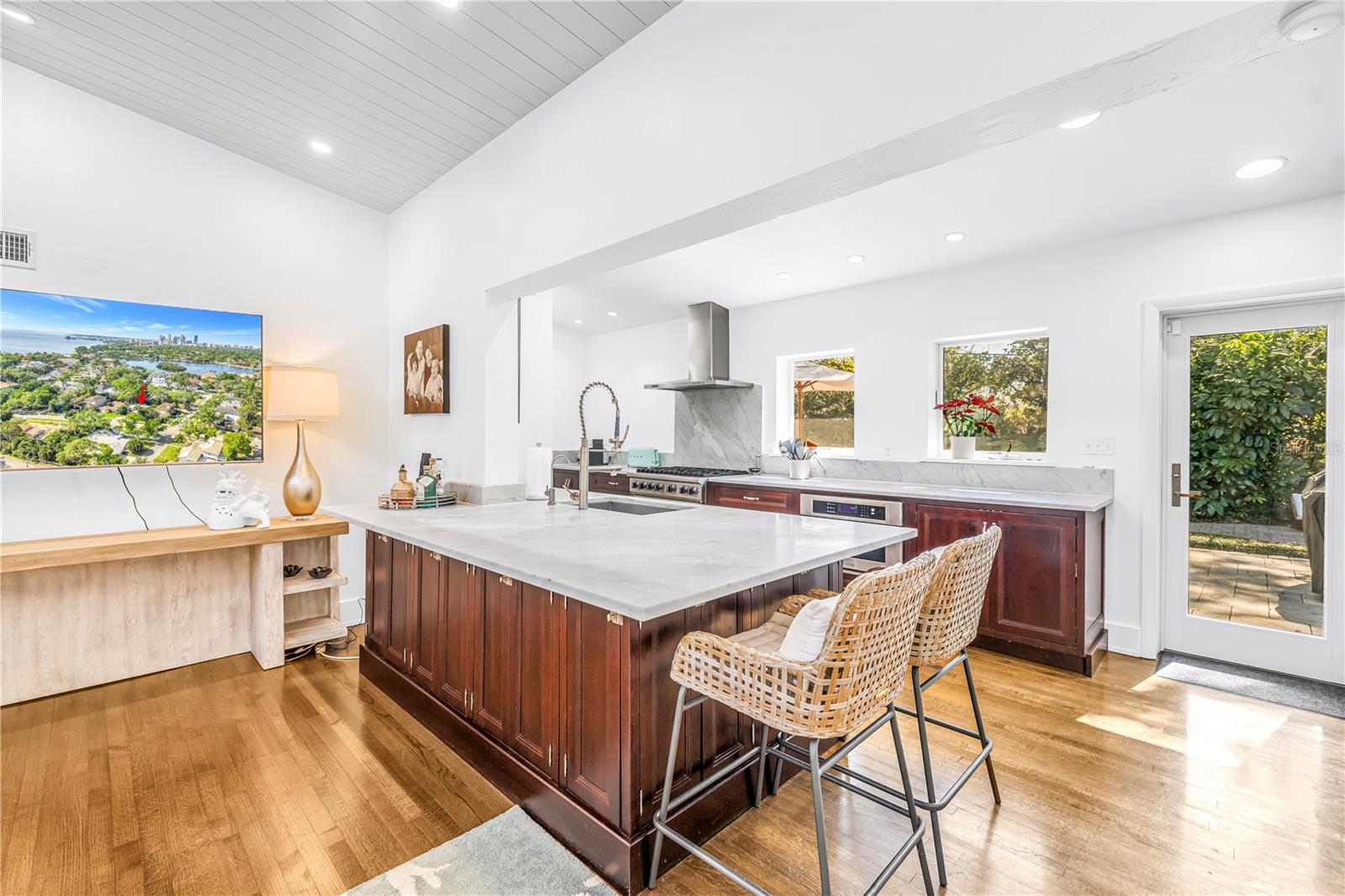 209 BANDERA Way ST PETERSBURG, FL 33704