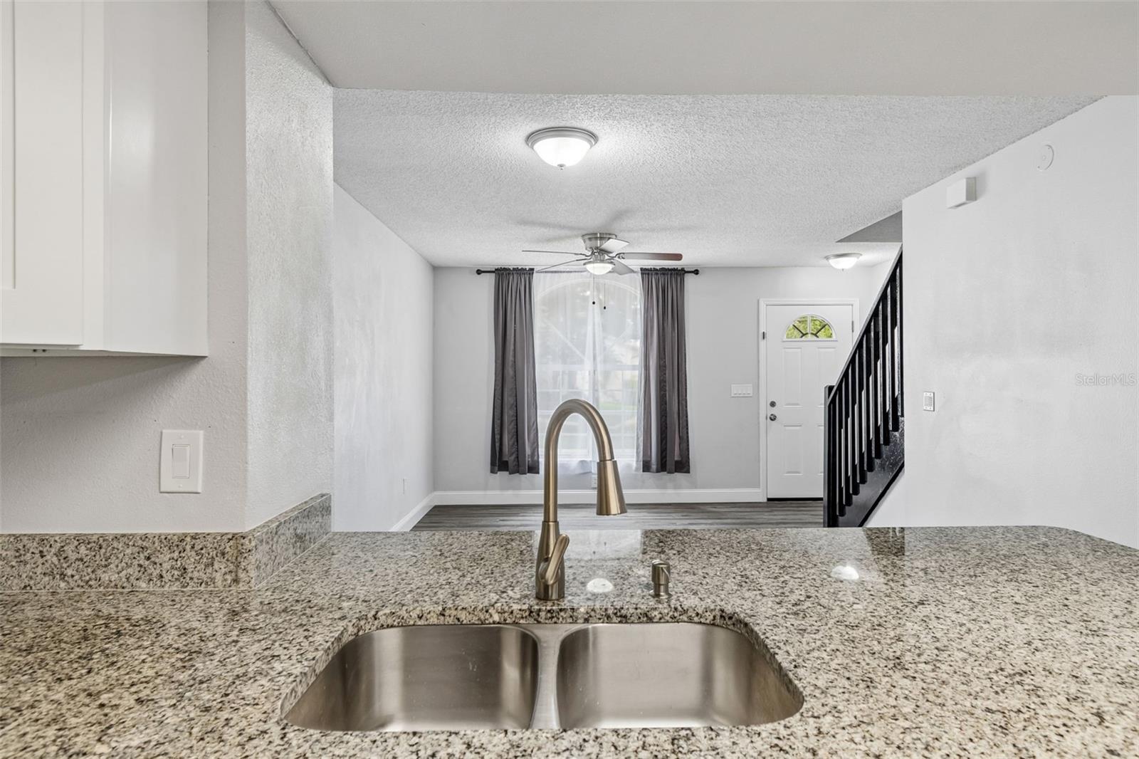 1403 BRIGADOON Dr CLEARWATER, FL 33759