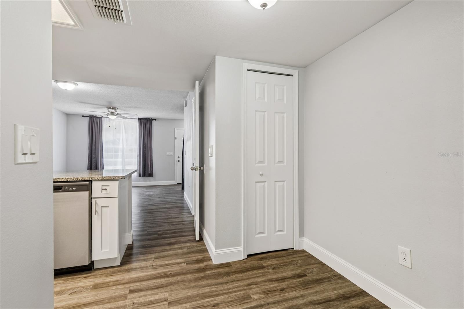 1403 BRIGADOON Dr CLEARWATER, FL 33759