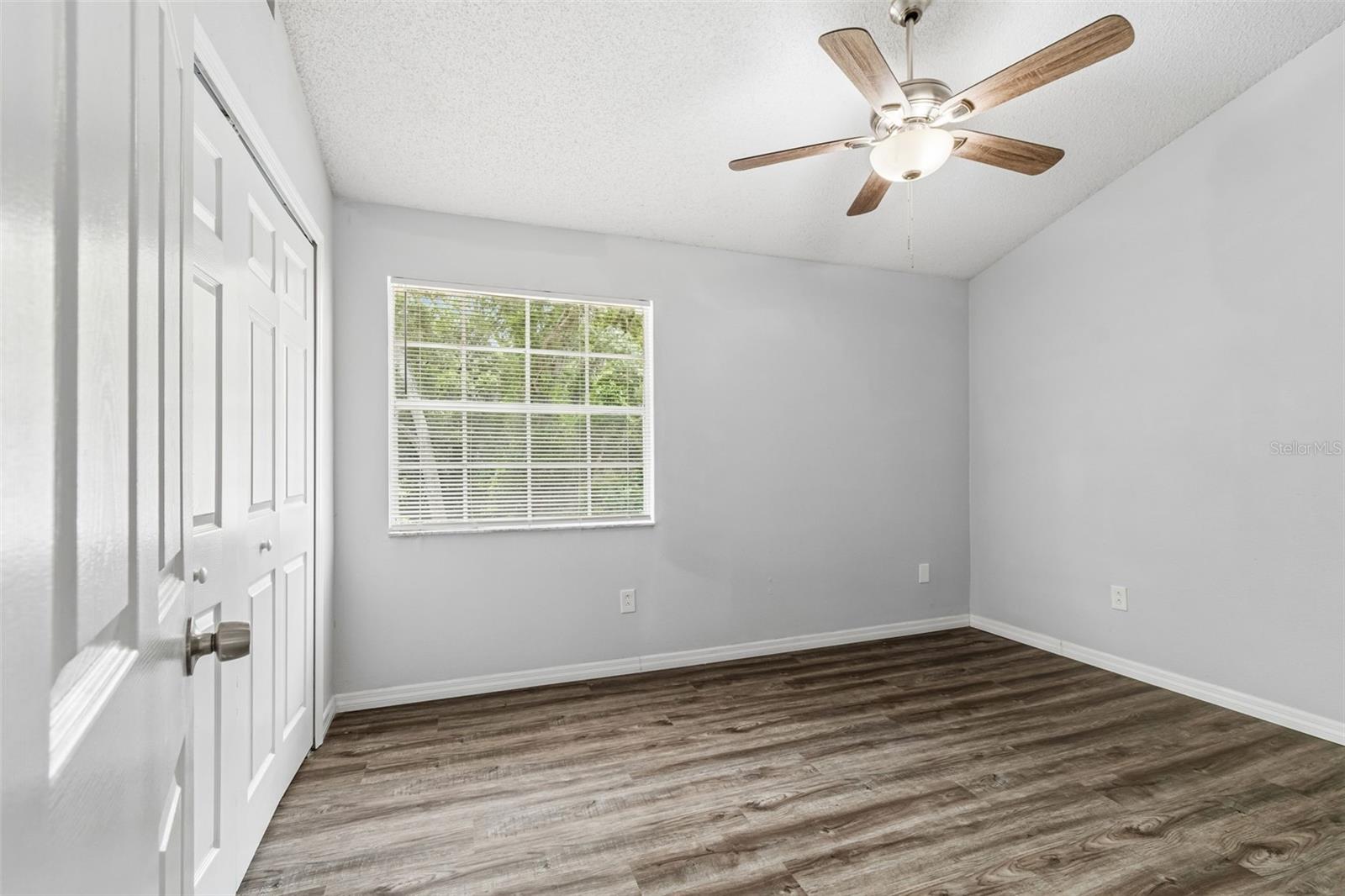 1403 BRIGADOON Dr CLEARWATER, FL 33759